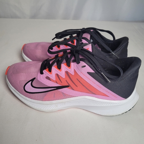 Nike Women's Quest 3 Pink/Black Running Shoes Size 6.5 - Picture 3 of 11